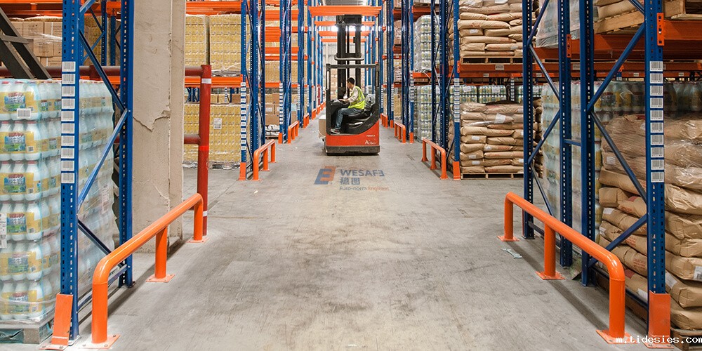 因小失大！论仓储货架配置防护产品的重要性