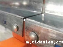 请问穿梭车货架轨道接缝处的间隙留多大？