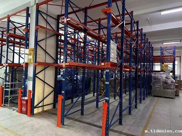 防撞柱究竟该不该和货架立柱连接在一起呢？